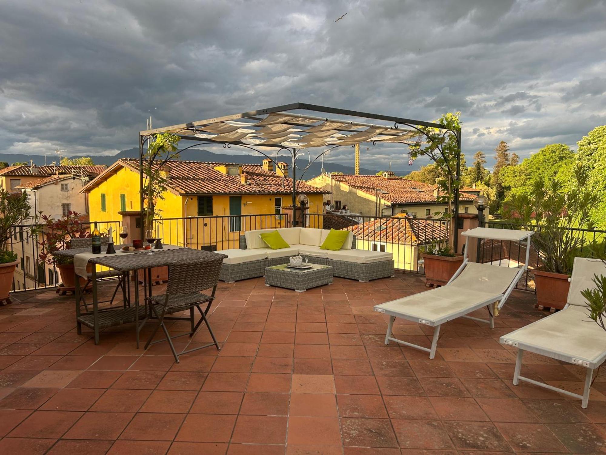 Apartmán La Terrazza Fra Le Torri Lucca Exteriér fotografie