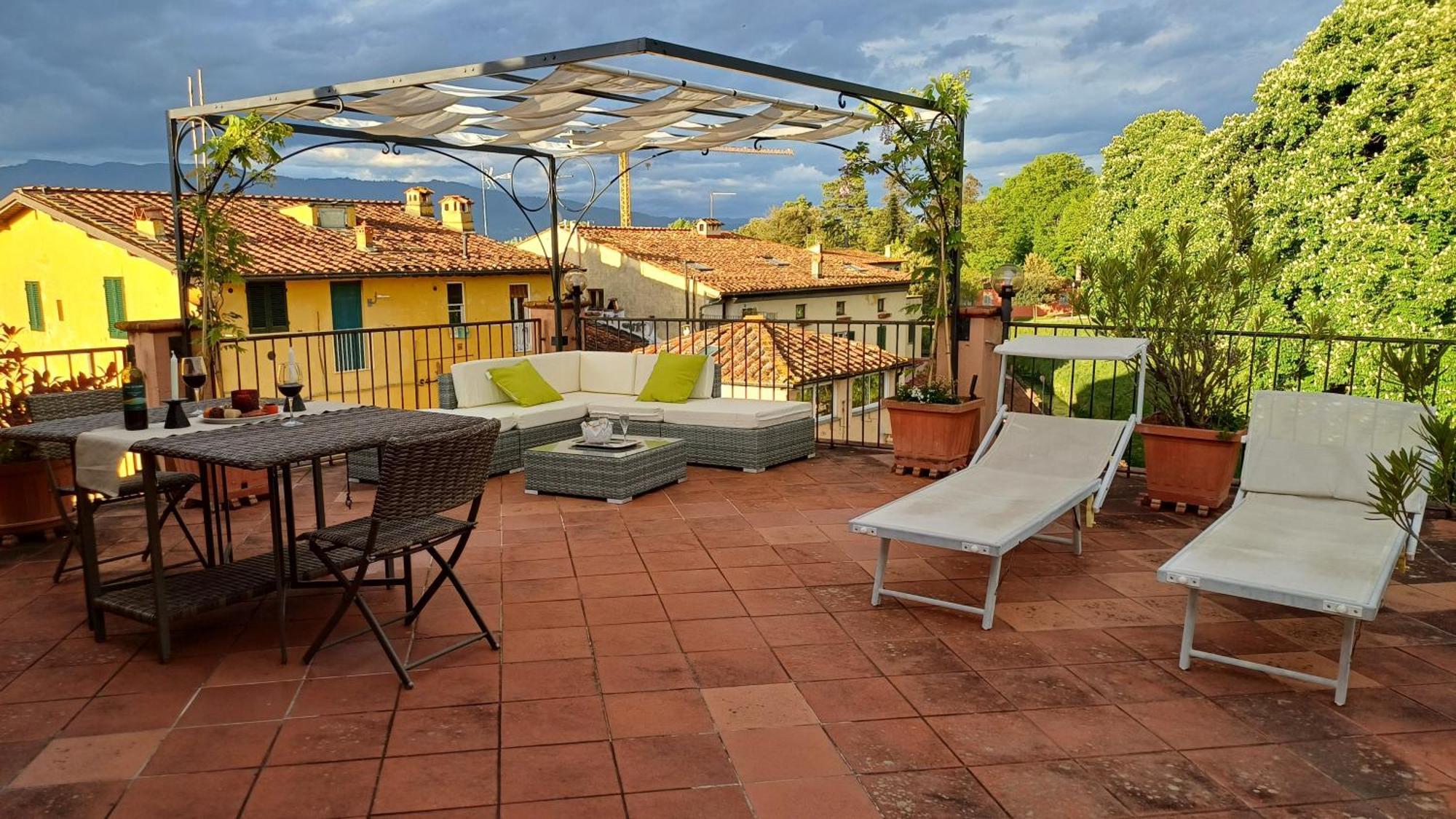 Apartmán La Terrazza Fra Le Torri Lucca Exteriér fotografie