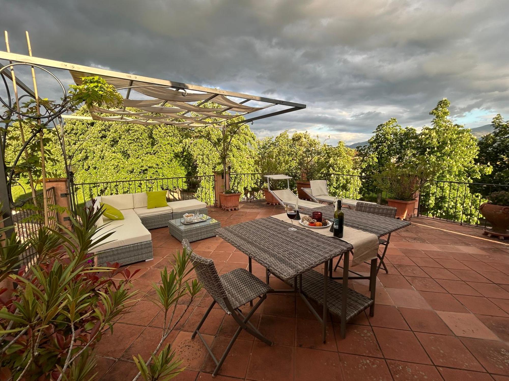 Apartmán La Terrazza Fra Le Torri Lucca Exteriér fotografie