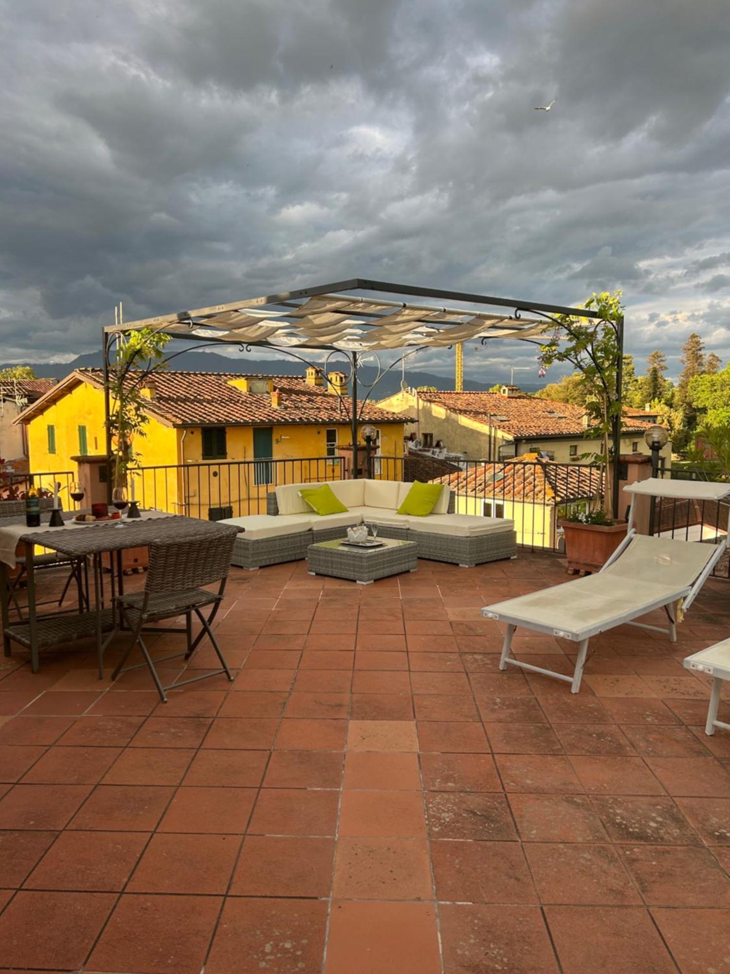 Apartmán La Terrazza Fra Le Torri Lucca Exteriér fotografie